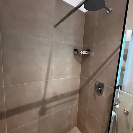 Eki Center 3* Тирана