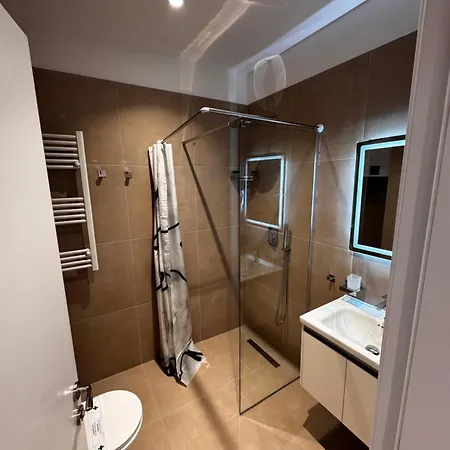 Eki Center 3* Тирана