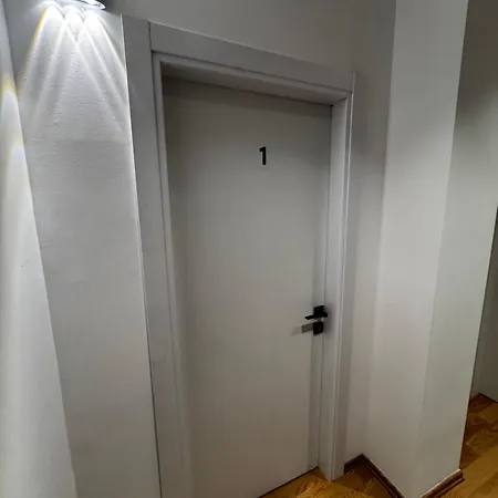 Eki Center Тирана